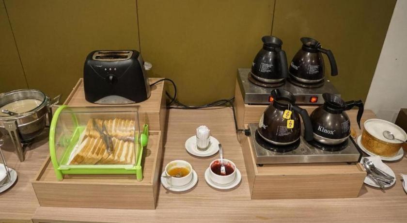 Sofyan Hotel Soepomo Jakarta Kültér fotó